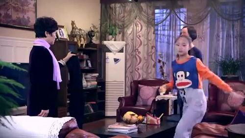 大姨爆料小女孩视频,神秘小女孩视频引发网友热议  第3张